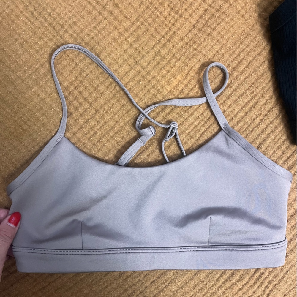 All yoga airlift intrigue bra, size XS, color taupe